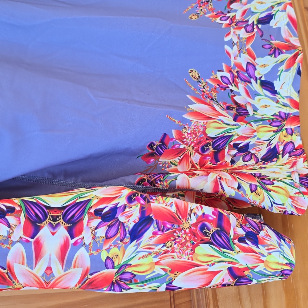 Womens Rash Guard - Picture 4 of 4